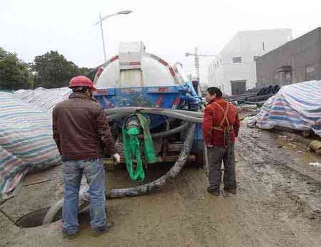 單位清理隔油池 大廈清掏隔油池 商場隔油池清掏  幼兒園隔油池清理 寫字樓清理隔油池 停車場清掏隔油池 工業(yè)園隔油池清掏